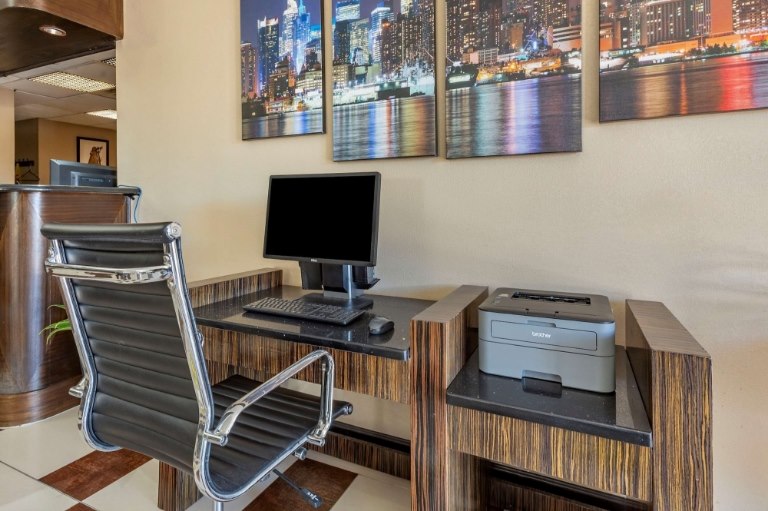 Business Center at Comfort Inn Edgewater on Hudson River Edgewater New Jersey